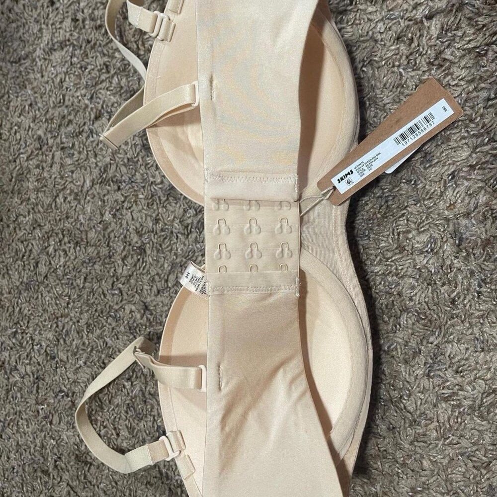 Skims Bra - Picture 4 of 6